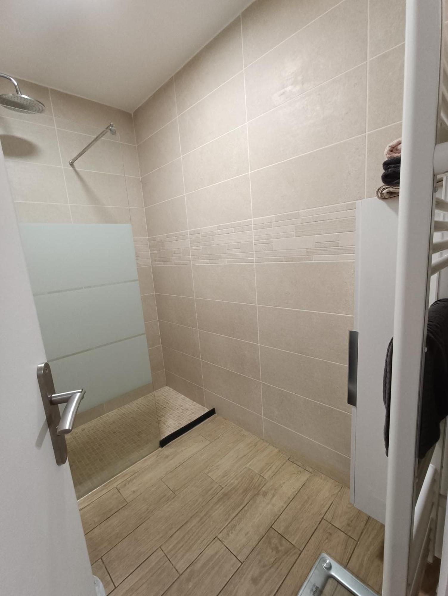 Appartements Et Studio Renoves En 2022, Intra Muros Avinhão Exterior foto