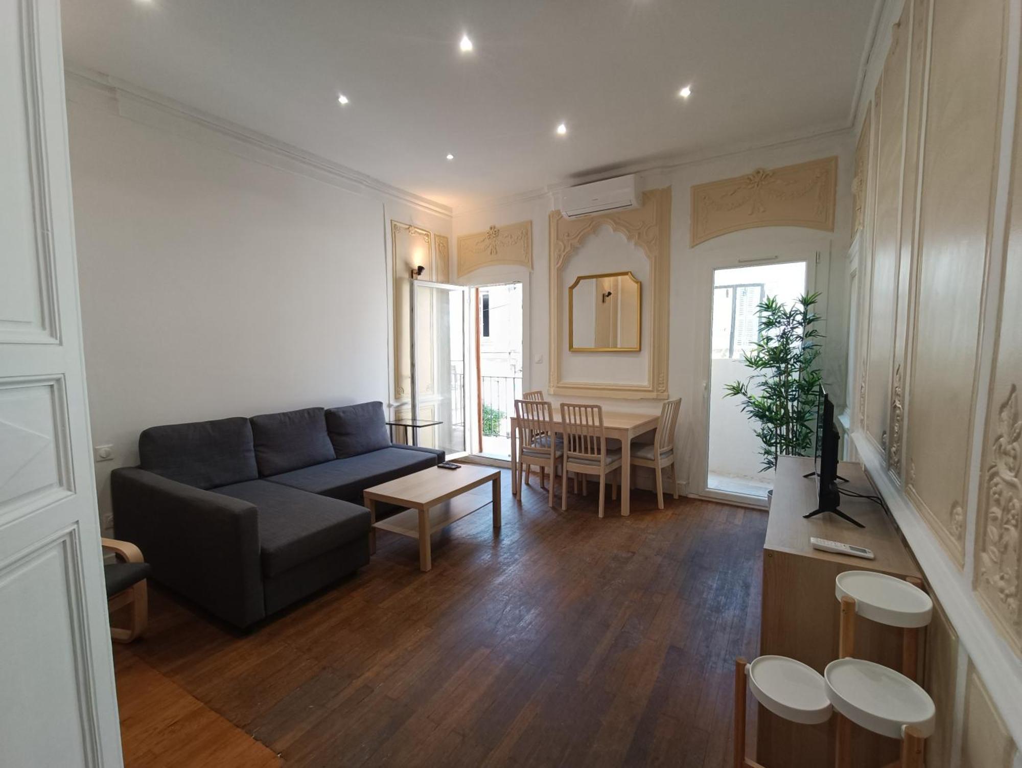 Appartements Et Studio Renoves En 2022, Intra Muros Avinhão Exterior foto